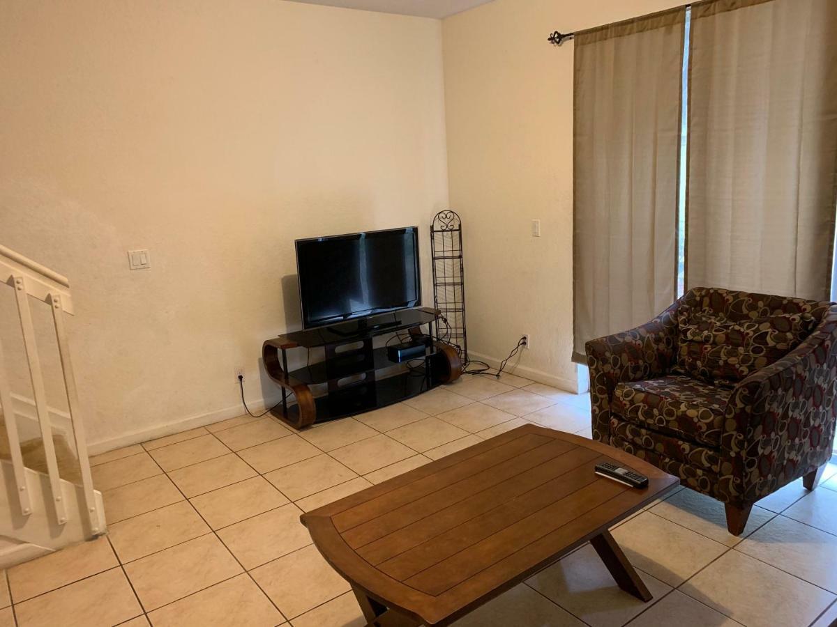 Bedroom Suite In Lauderdale Lakes Townhome Fort Lauderdale Ngoại thất bức ảnh